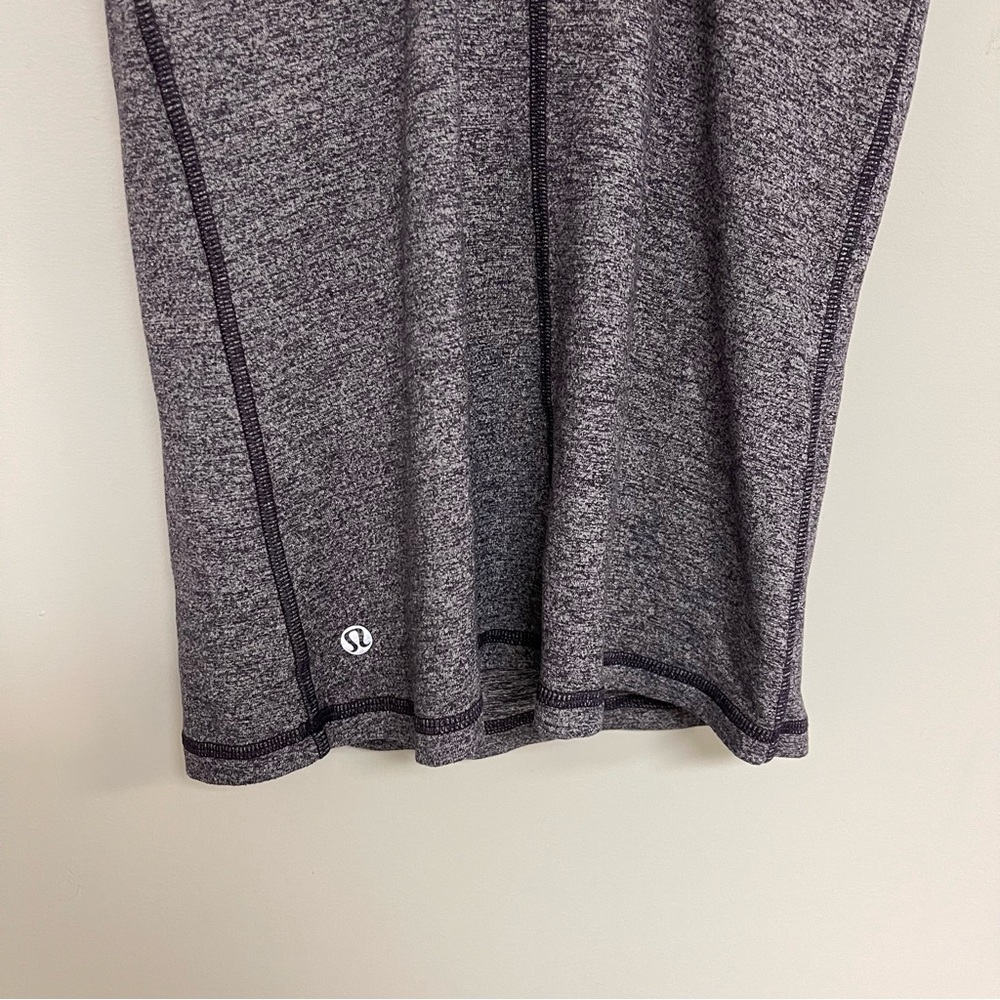 Lululemon Inspiration Tank Women’s Size 6 US‎ Purple Grape Built-In Bra - Picture 13 of 14